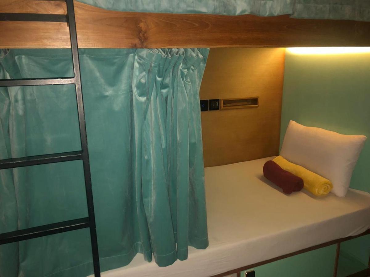 Stellar Capsules Asrama Seminyak (Bali)
