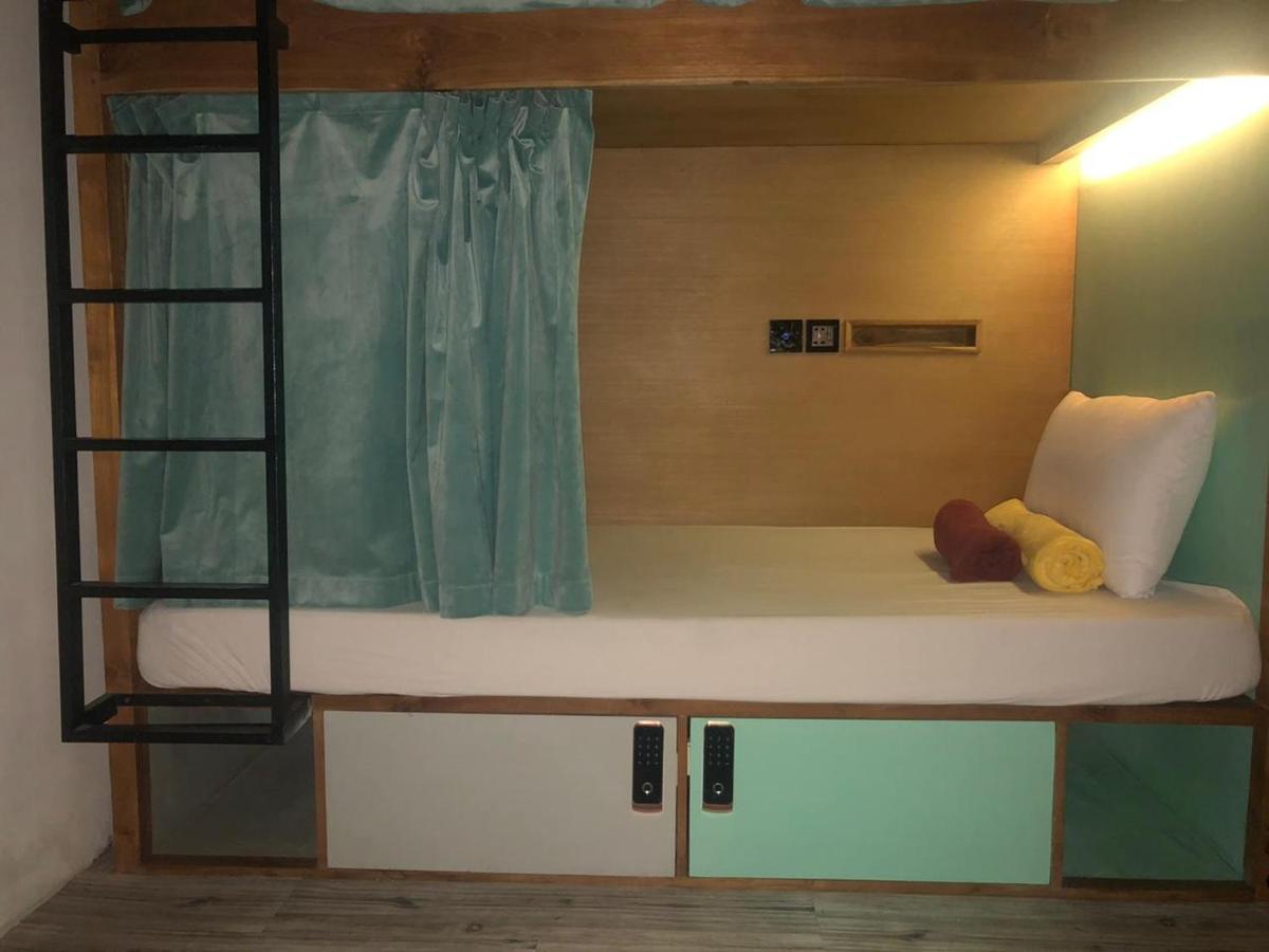 Asrama Stellar Capsules Seminyak (Bali)